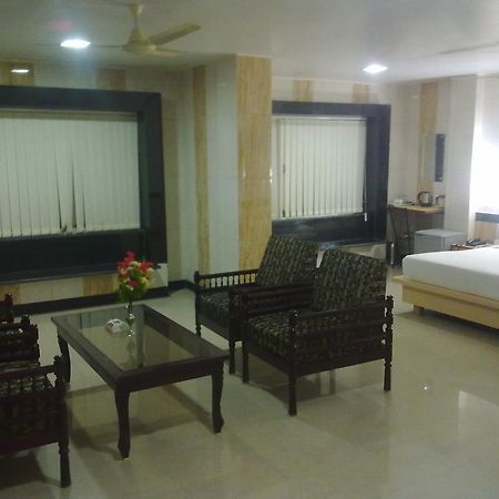Hotel Arch Manor Deluxe Bhopal Zimmer foto